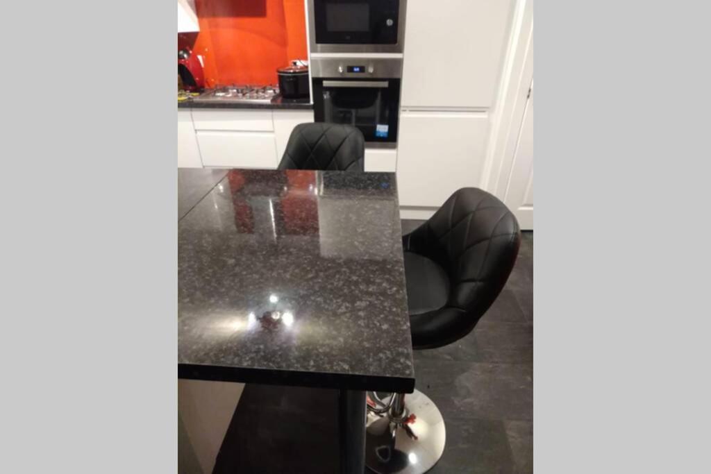 The Cottage - Hot Tub - Nr Glasgow - Self Check-In Коутбридж Екстериор снимка